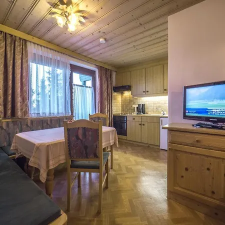 Guest house Egger - Direkt An Der Spieljochbahn *