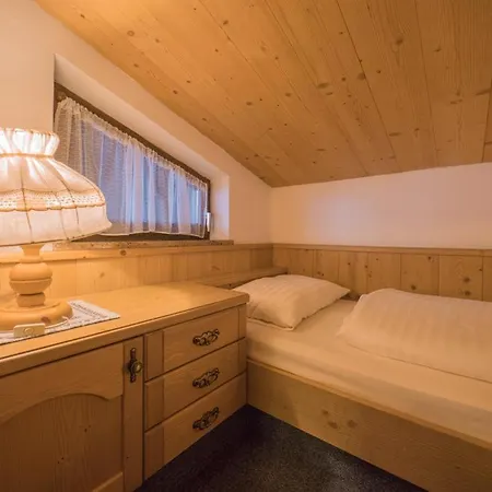 Guest house Egger - Direkt An Der Spieljochbahn Fuegen