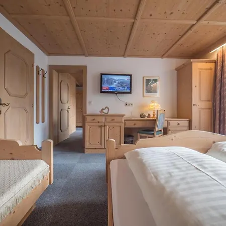Guest house Egger - Direkt An Der Spieljochbahn
