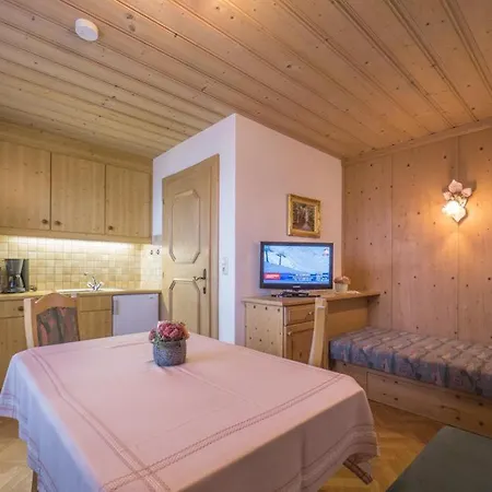 Guest house Egger - Direkt An Der Spieljochbahn Fuegen